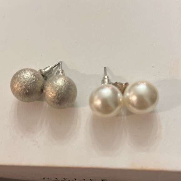 Ball  earrings - Picture 4 of 4